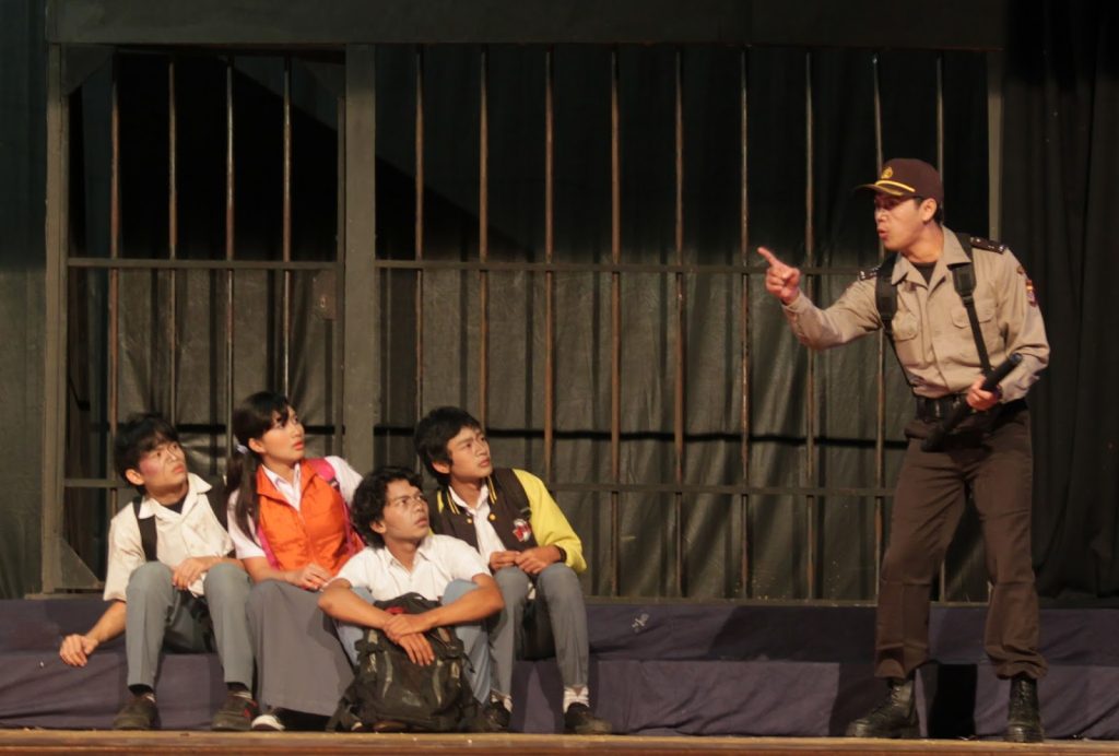 Efektivitas Pendidikan Karakter melalui Drama dan Teater di Sekolah Menengah Pertama